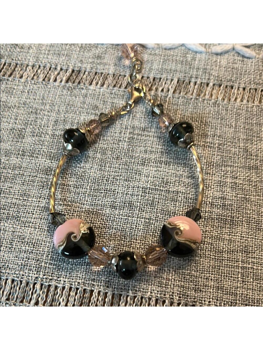 Elegant Pink and Black Beaded Bracelet